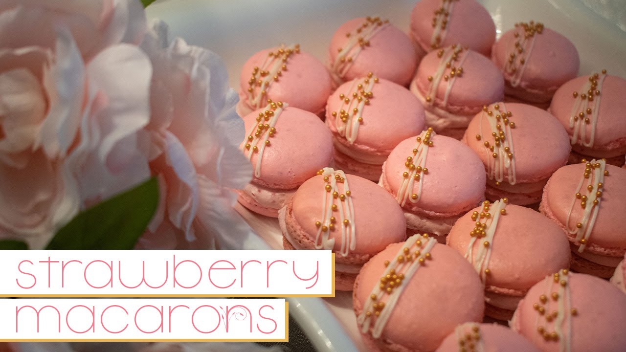 Strawberry Macarons🍓