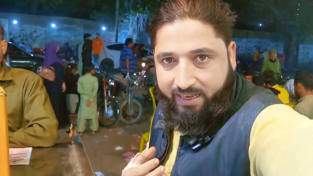 ​Murgh Yakhni Ka Woh Raaz Jo Thele Wale Chhupate Hain | Aaj Mamu Restaurant Ko Explore Kiya Hai!