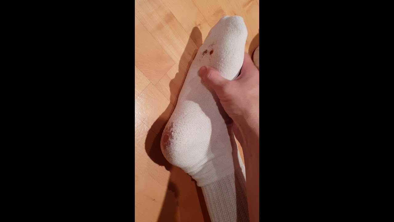Trashing Puma and Socks in Adidas Sneaker
