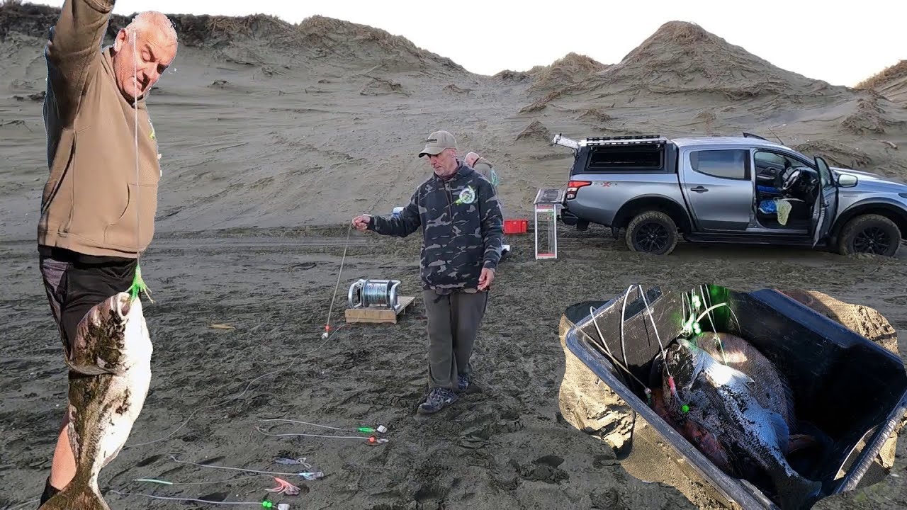 Chasing a winters feed tiki fishing magical Muriwai - a fun Reel Kiwi Fishing adventure