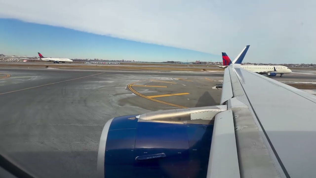 Delta A321-200 4K Ultra HD Takeoff from LaGuardia Airport LGA 