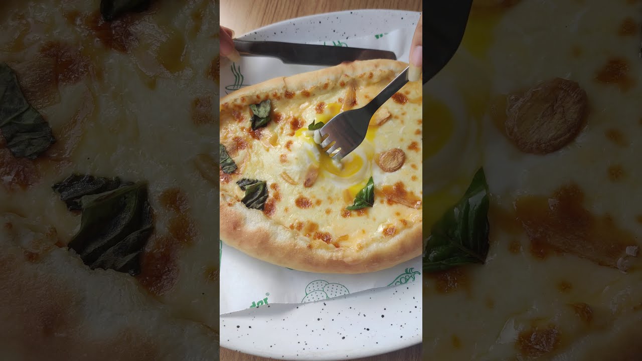 Egg Cheese Boat Bread || Delhi Food || #shorts #vlog #food