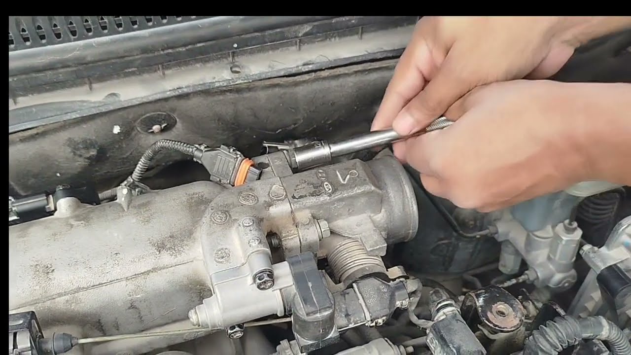 acelerado inestable. lavar cuerpo de aceleración Hyundai accent probar válvula iac calibración