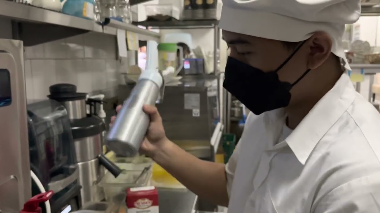 Cara membuat whip cream dengan menggunakan alat cream whipper