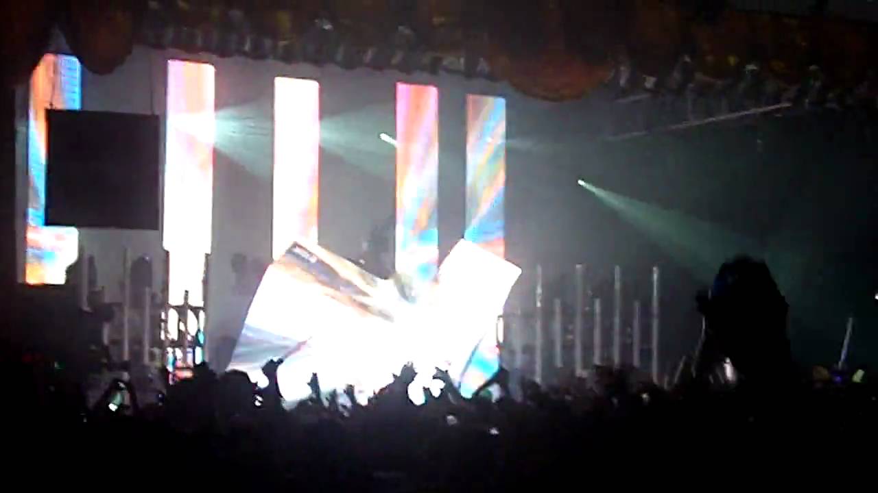 Deadmau5 at Bonnaroo 2010: Ghosts N' Stuff
