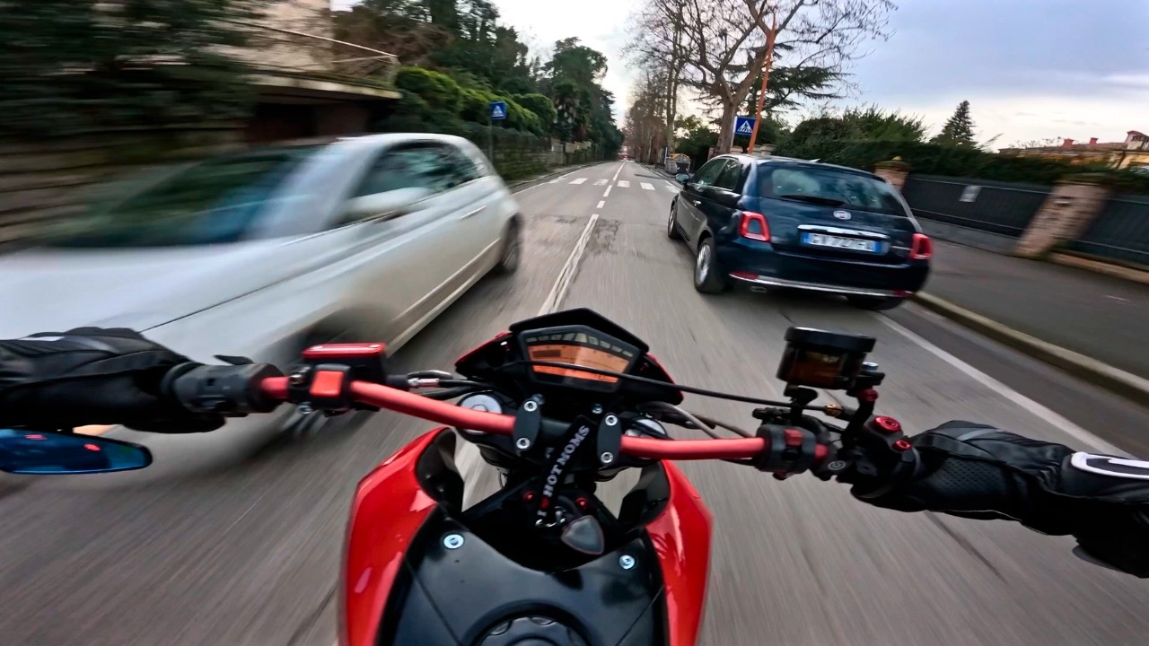 POV: Hypermotard in winter | RAW SOUND | [4K]
