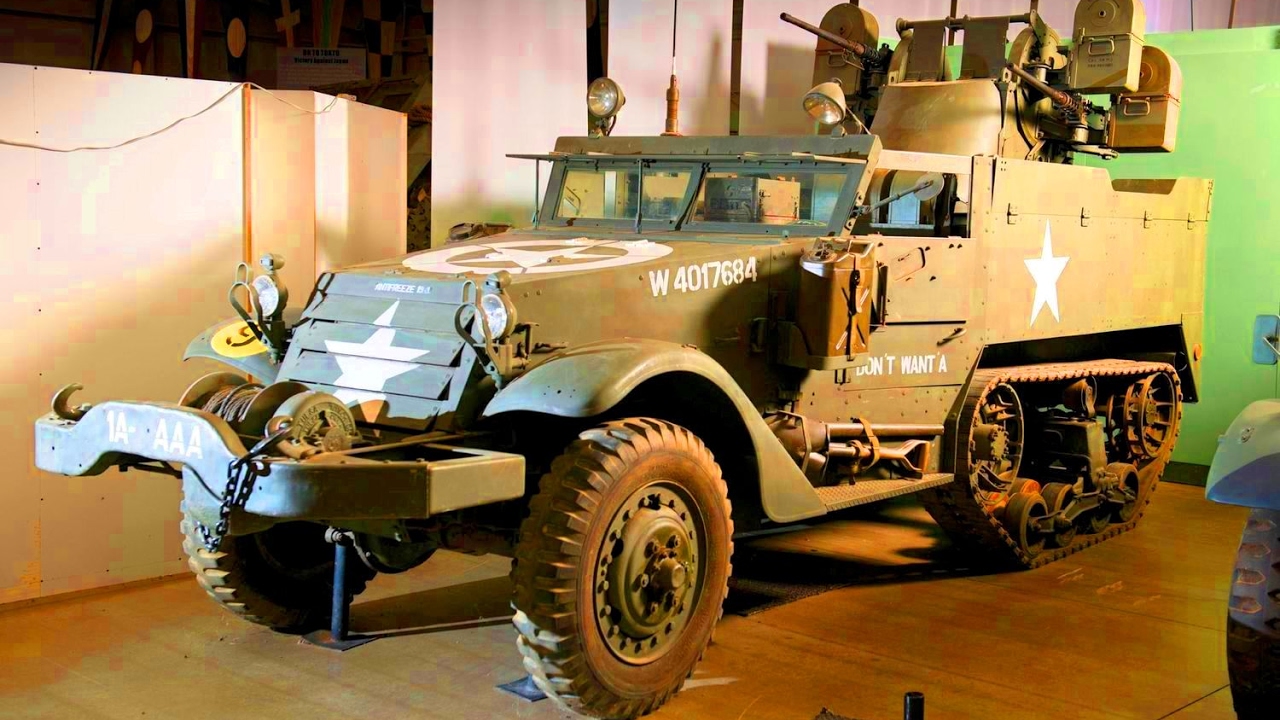 BIGGEST and BEST MILITARY MUSEUM EVER!
