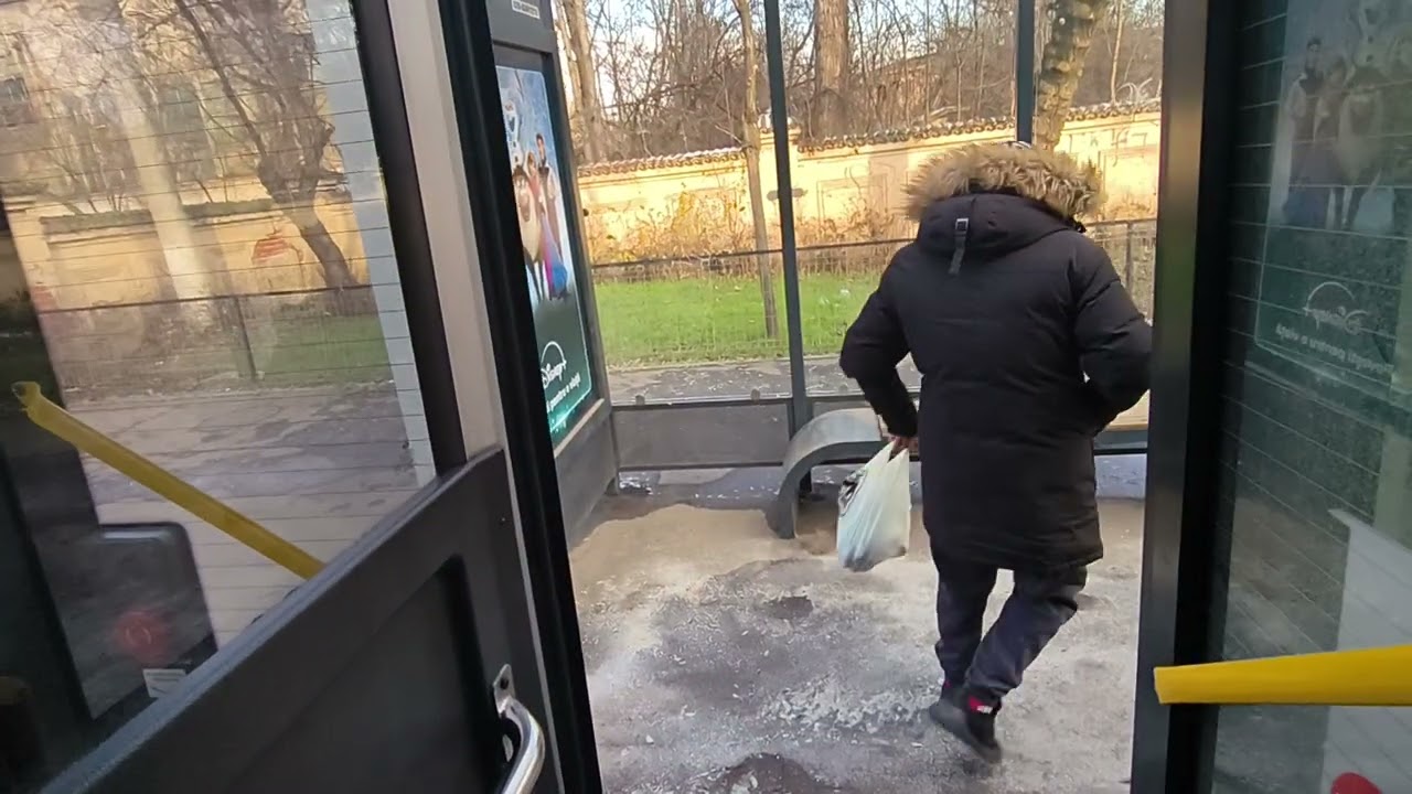 CALATORIE CU AUTOBUZUL 686 #6433 INTRE STATIILE AVIATOR POPISTEANU PANA LA CARTIER PAJURA