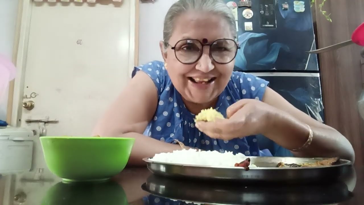 চিকেন ভালো বাসিনা তবুও চেটে চেটে খেলাম @probaseghorkonna2712 