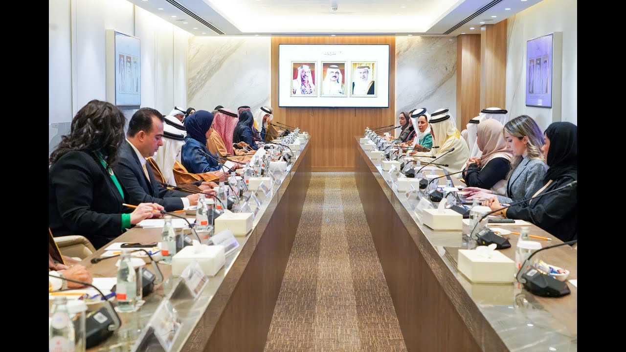 السلطة التشريعية تجتمع مع وزير الخارجية وتطلع على جهود مملكة البحرين في دعم إحلال السلام