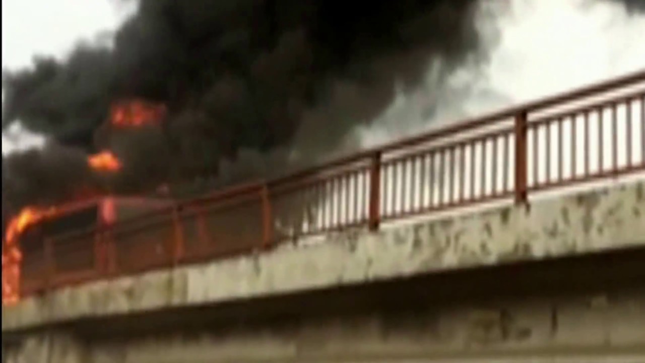 Panchkula Violence: Dera Sacha Sauda Followers Turn Violent (with Music)