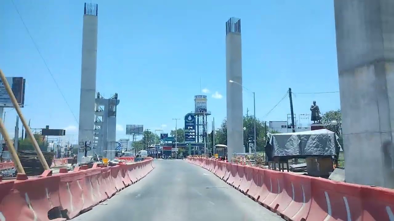 De Monterrey centro al Aeropuerto Mariano Escobedo -Driving Tour