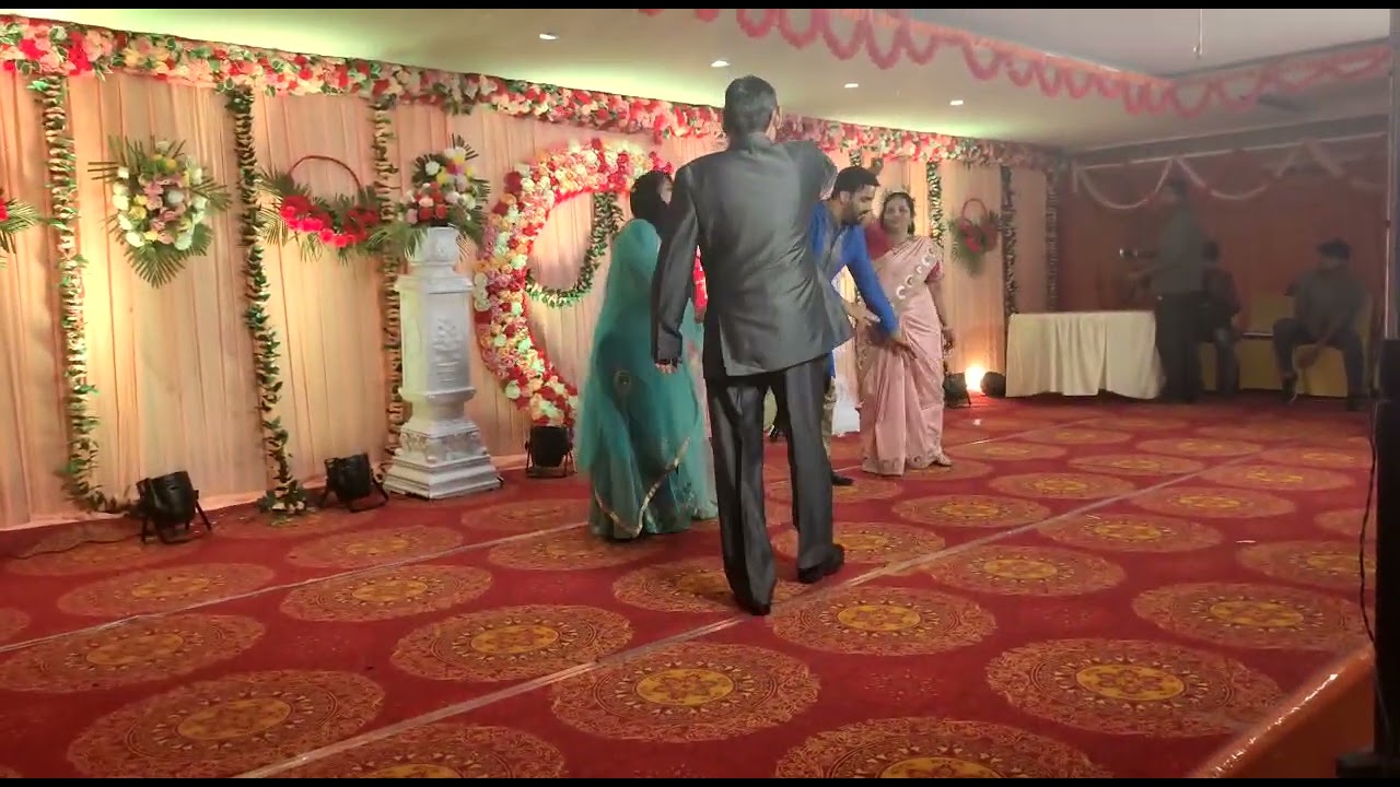 Best Wedding Couple Dance |  Simple steps | Sangeet Dance Performance | Couple