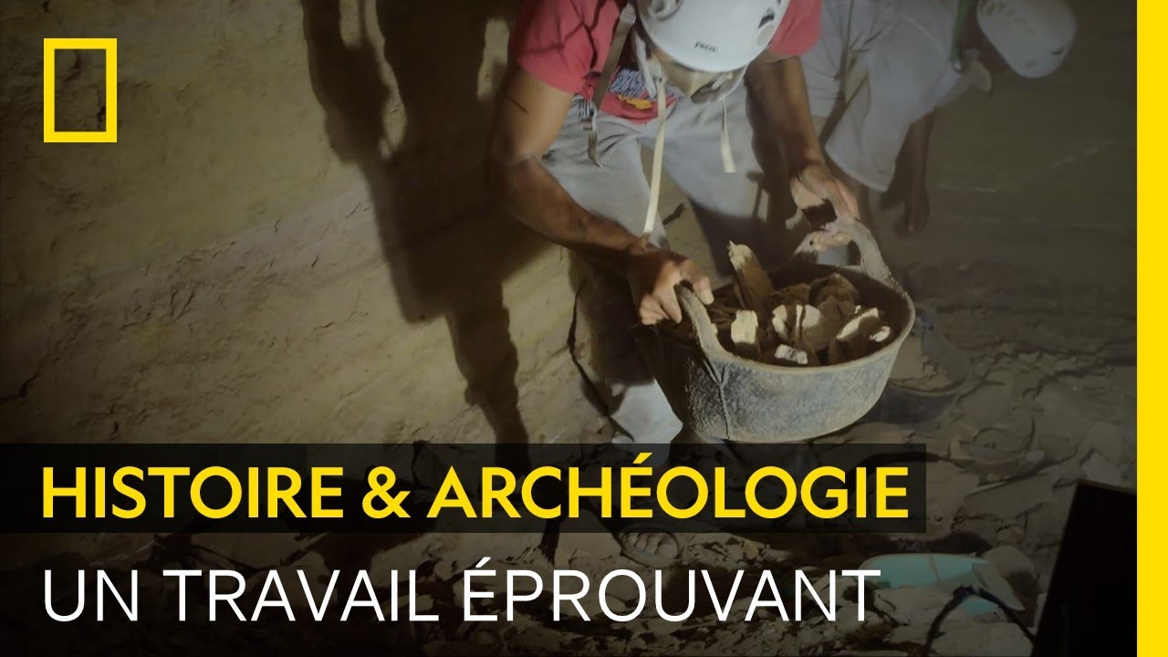 Le travail minutieux et p&eacute;nible des arch&eacute;ologues &agrave; la recherche d'une chambre mortuaire