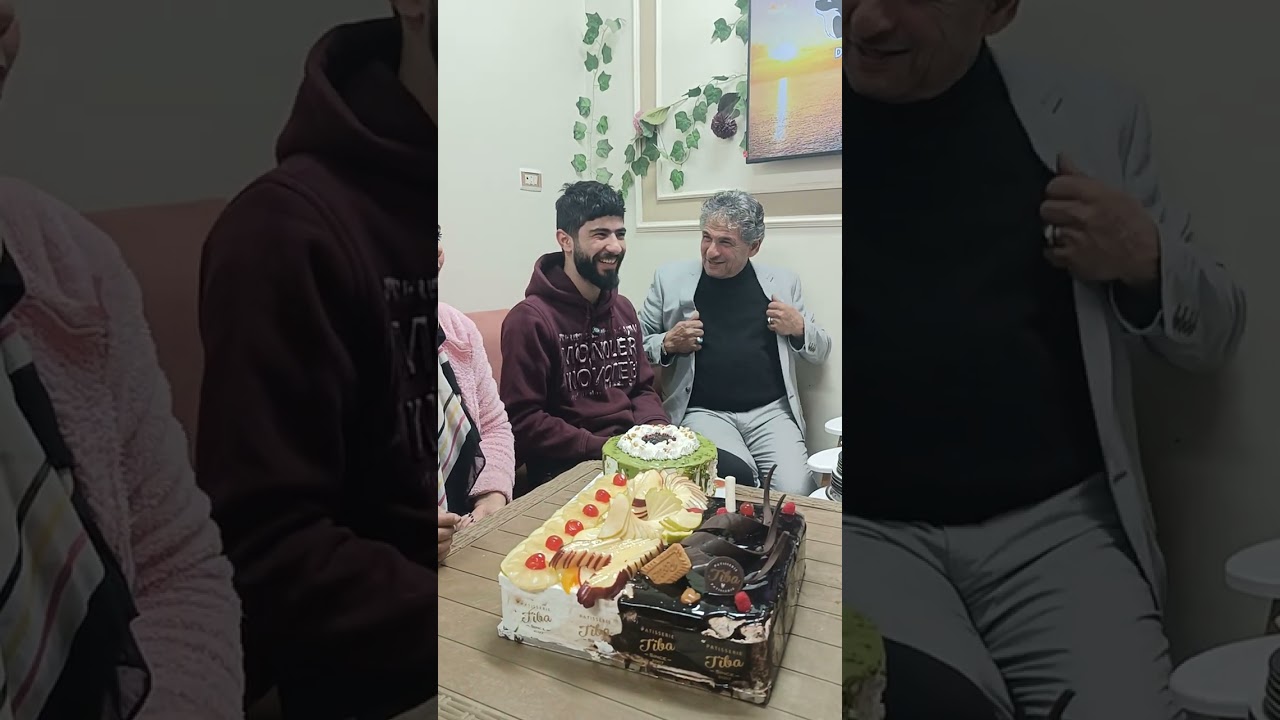 عيد ميلاد سعيد على كل اخواتنا وحبايبنا الغاليين 🌹