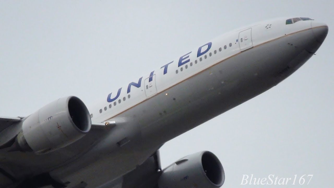 United Airlines Boeing 777-200ER (N78002) takeoff from NRT/RJAA (Tokyo - Narita) RWY 16R