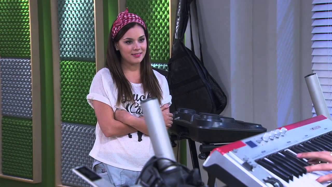 Violetta 2 - León canta Podemos