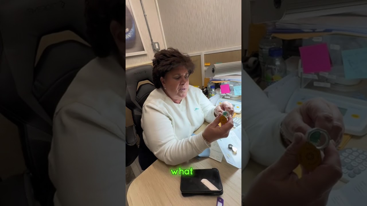 Рим приходит ко мне с потрясающим кольцом с изумрудом, чтобы обменять его на дорогие часы AP…