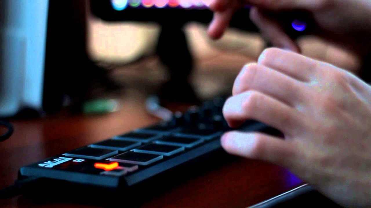 DmBeatz prod. - AKAI lpd 8 (Underground)