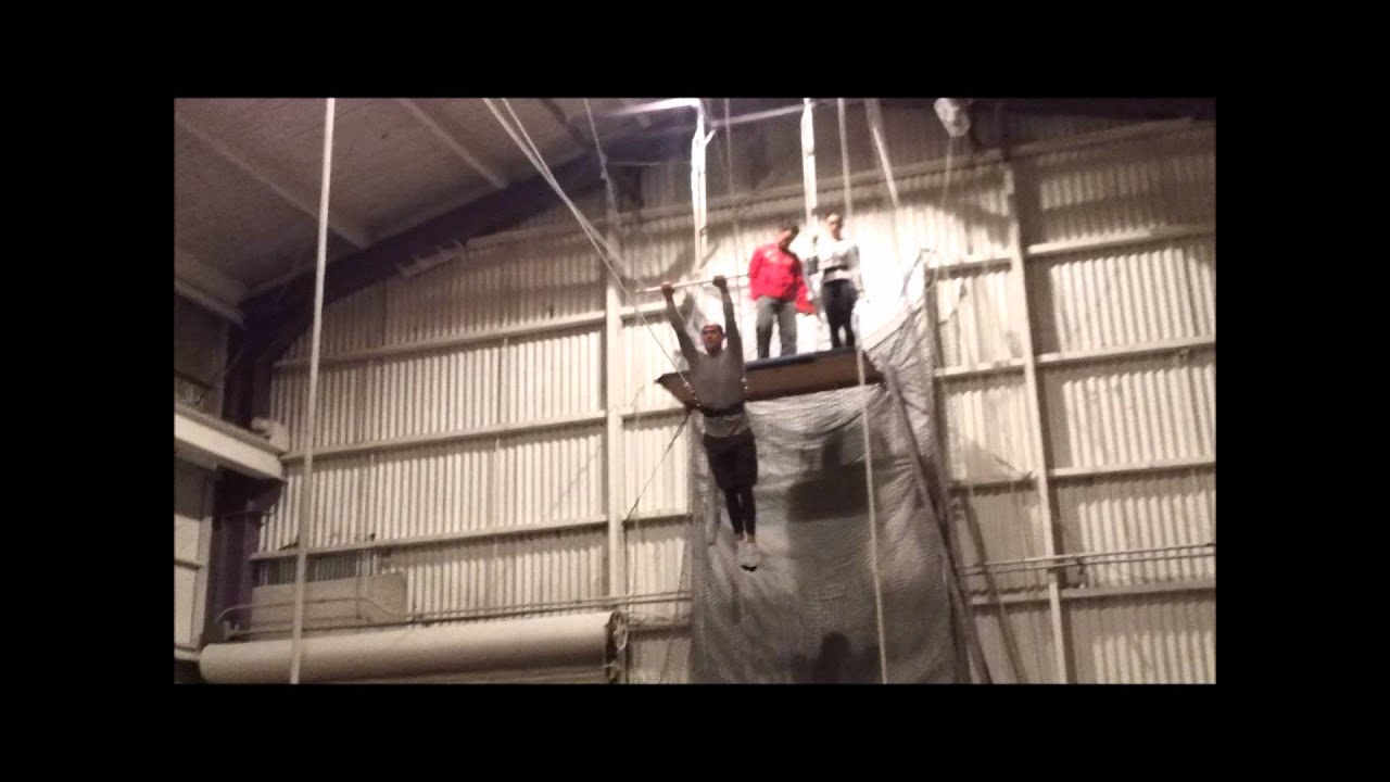 My first flying trapeze class (in 2.5 minutes)