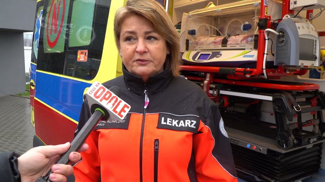 Nowa karetka dla niemowląt oddziału dziecięcego USK