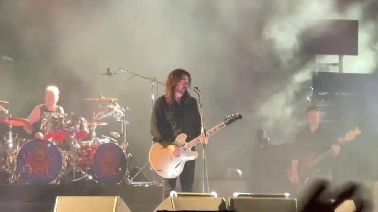 Foo Fighters play Everlong to close out Everything or Nothing Tour in Seattle, WA (08/18/2024)