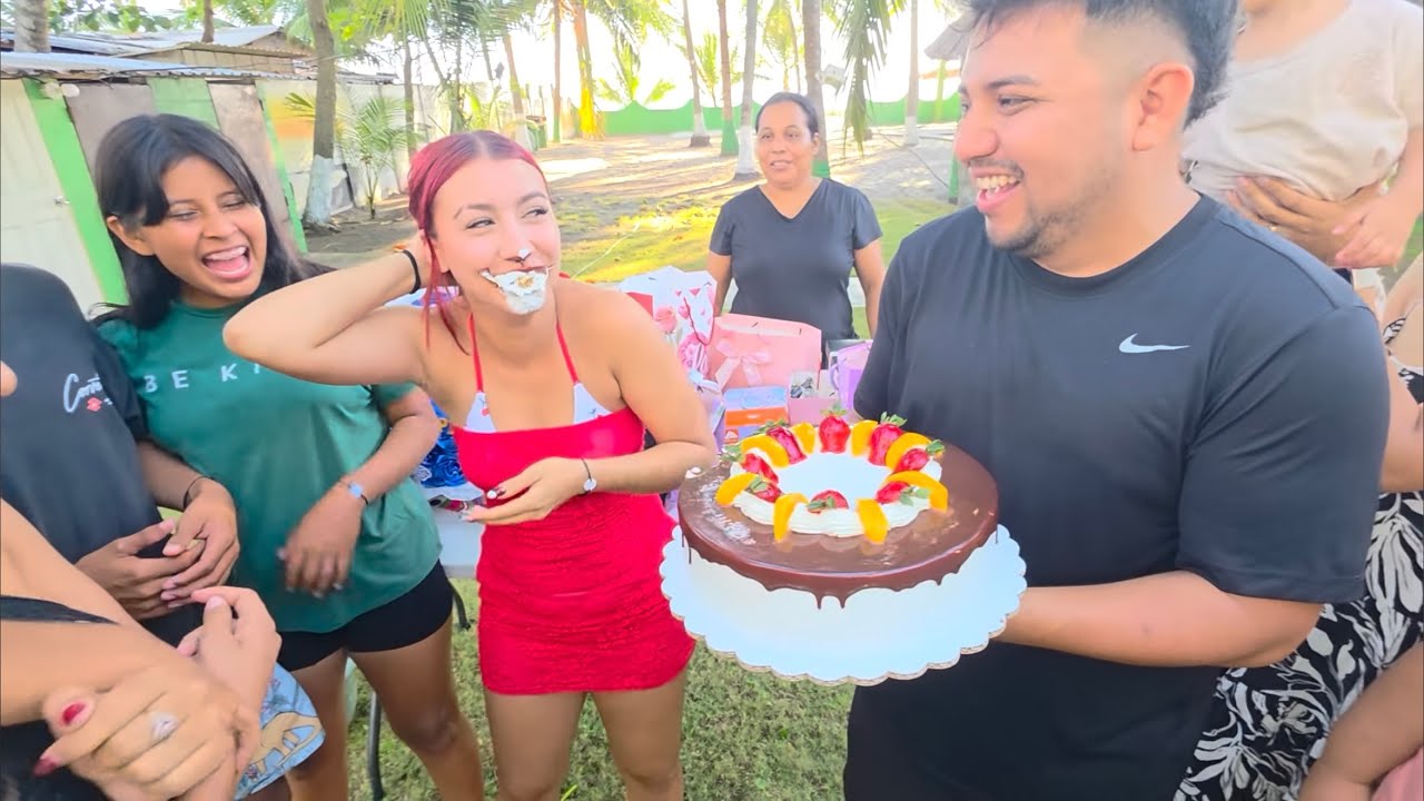 Pastelazo En La Cara A Sarka 🤯Por su Cumpleaños❤️