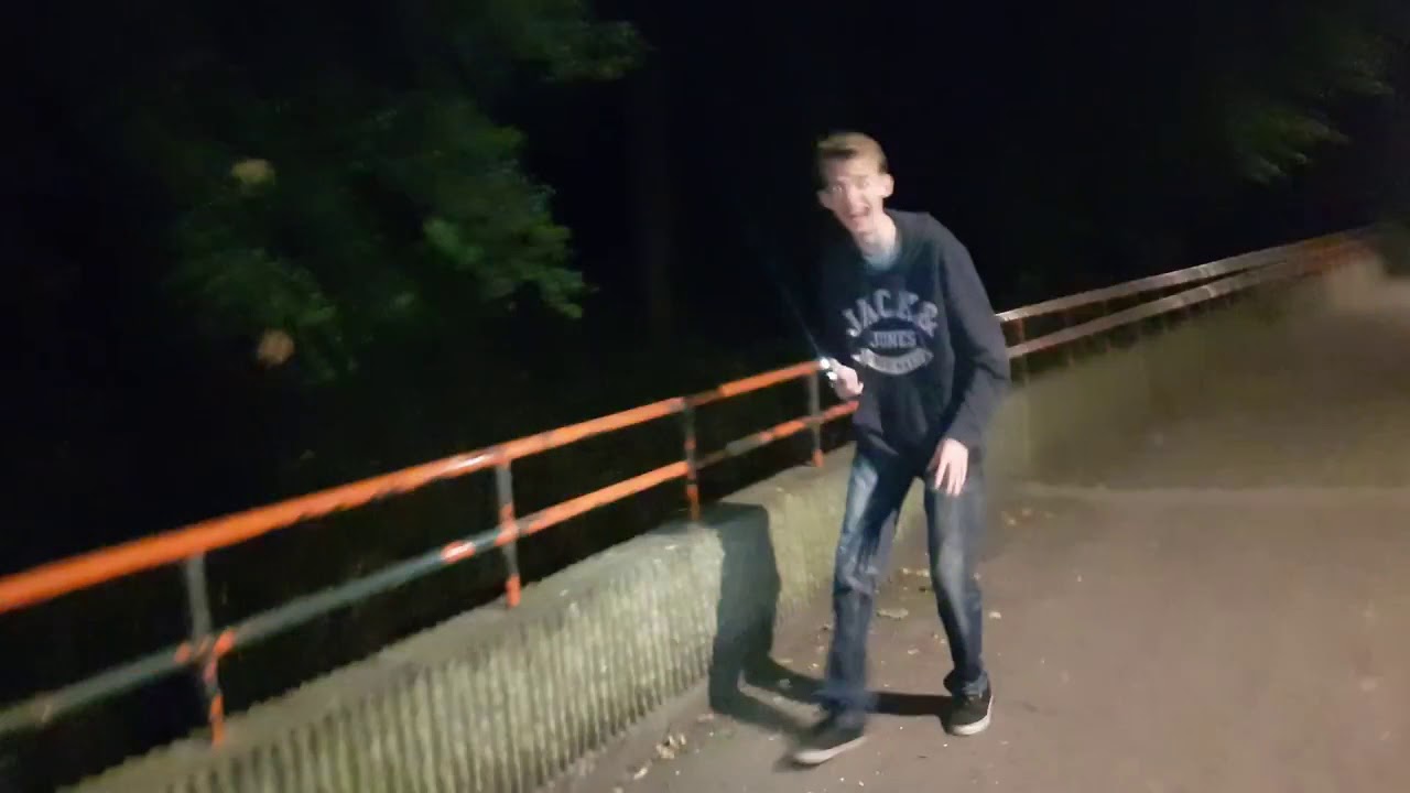 KENNY RETOURNE VOIR LES EXTRATERRESTRE