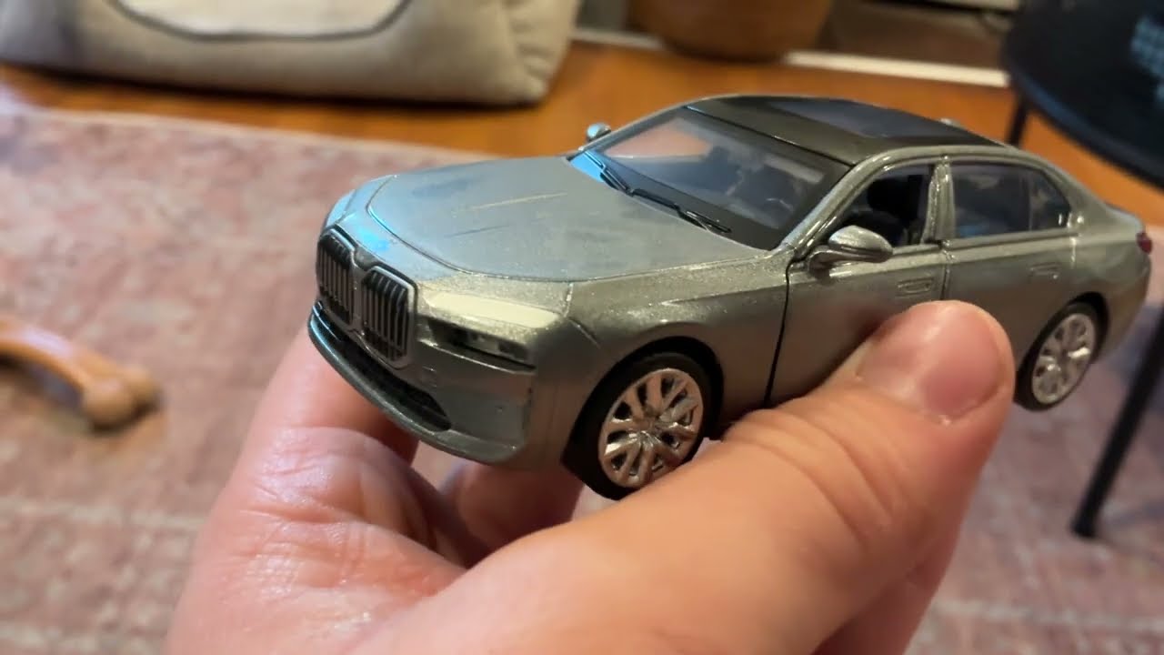 BMW I7 Diecast Review