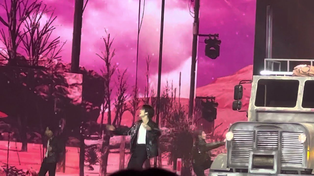 TOMORROW X TOGETHER (투모로우바이투게더) - LOSER LOVER Fancam @ 2022 Weverse Con 211231 위버스콘 직캠