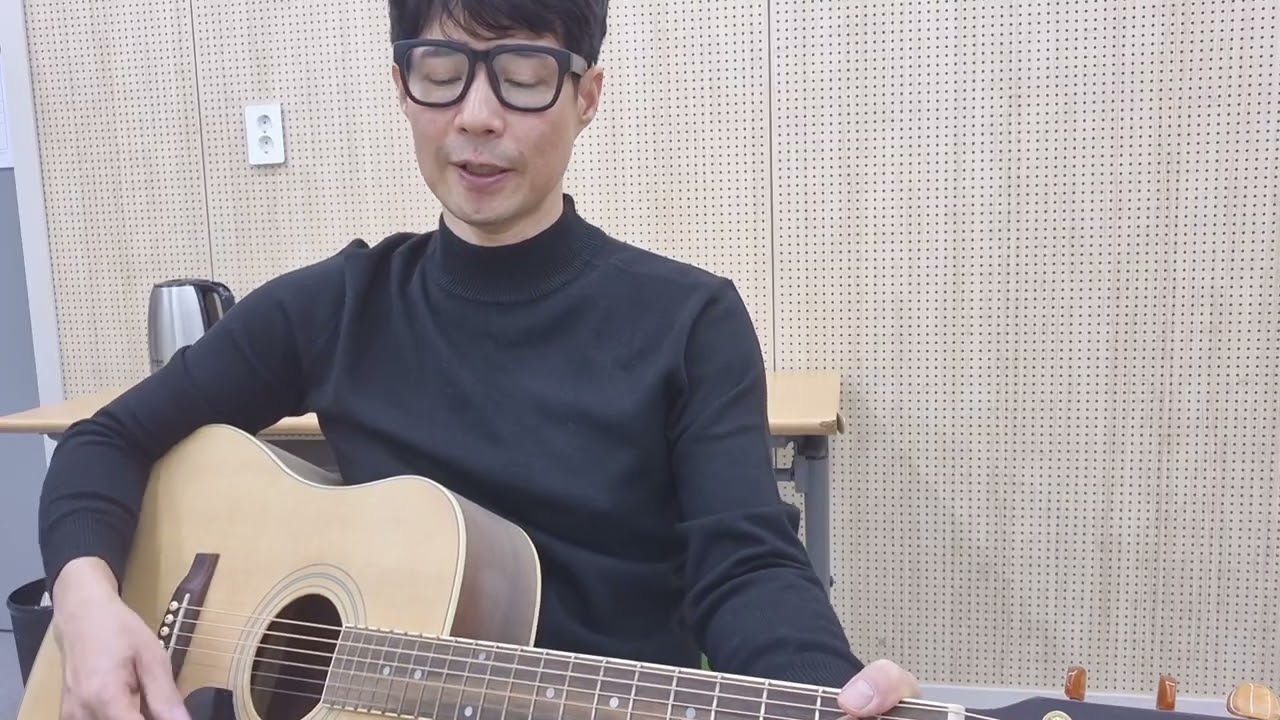 통기타 도전기! 이은하의 봄비를 불러봤습니다​#통기타 #봄비커버 #이은하 #7080노래 #취미기타 #봄노래추천