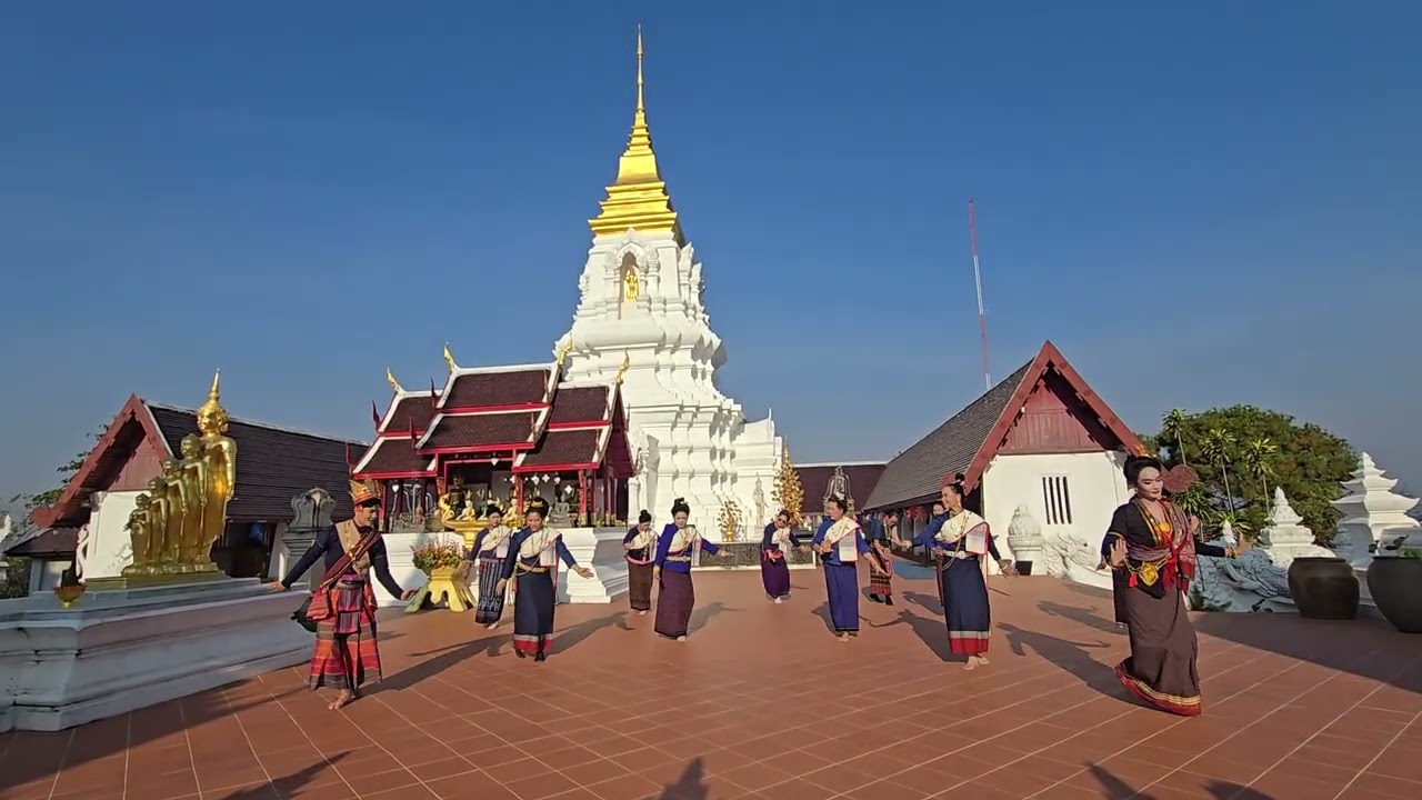 ลาวสมเด็จ นำฟ้อนโดยคุณครูมัทรี นายพลากร  ปธิปะปา  ณ.​ พระมหาธาตุเจดีย์สิริชัยภูมิ วัดพระธาตุ​ชัยภูมิ