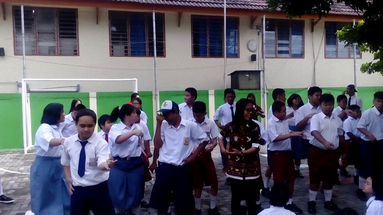 Goyang disko dangdut alah SLB-Santa Lusia Bekasi
