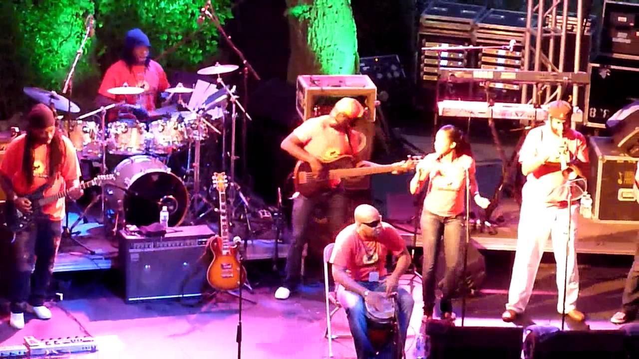 Wonderful world, Beautiful people Jimmy Cliff Live Music in the Mn Zoo 8-7-10