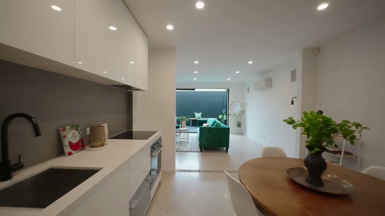 587A Rathdowne Street, Carlton North