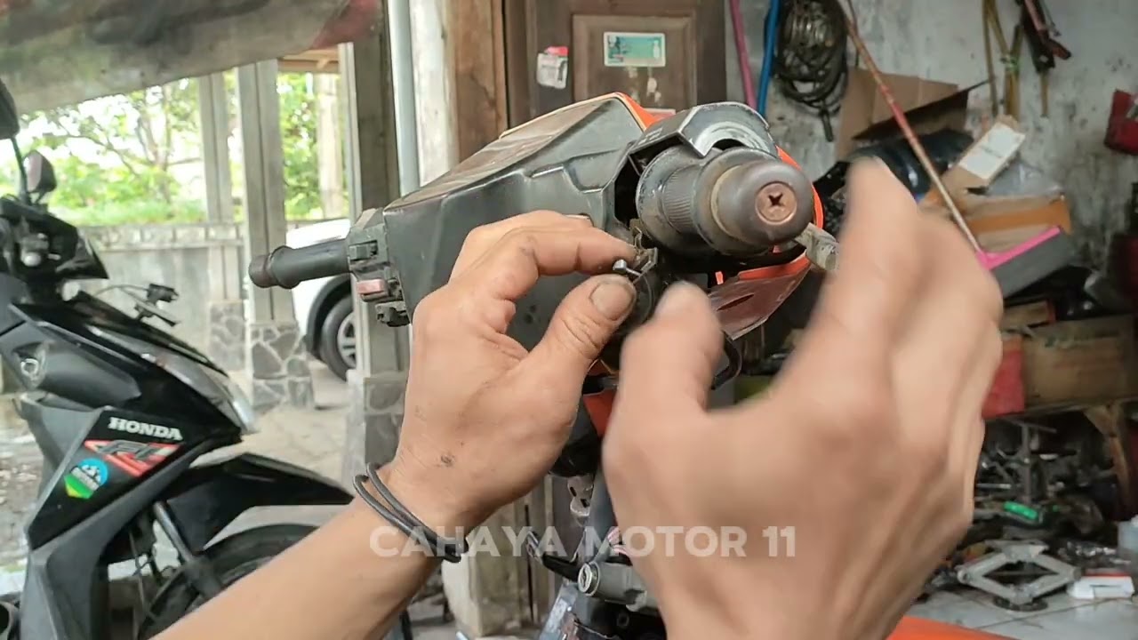 tutorial cara mengganti kabel gas Yamaha fiz r