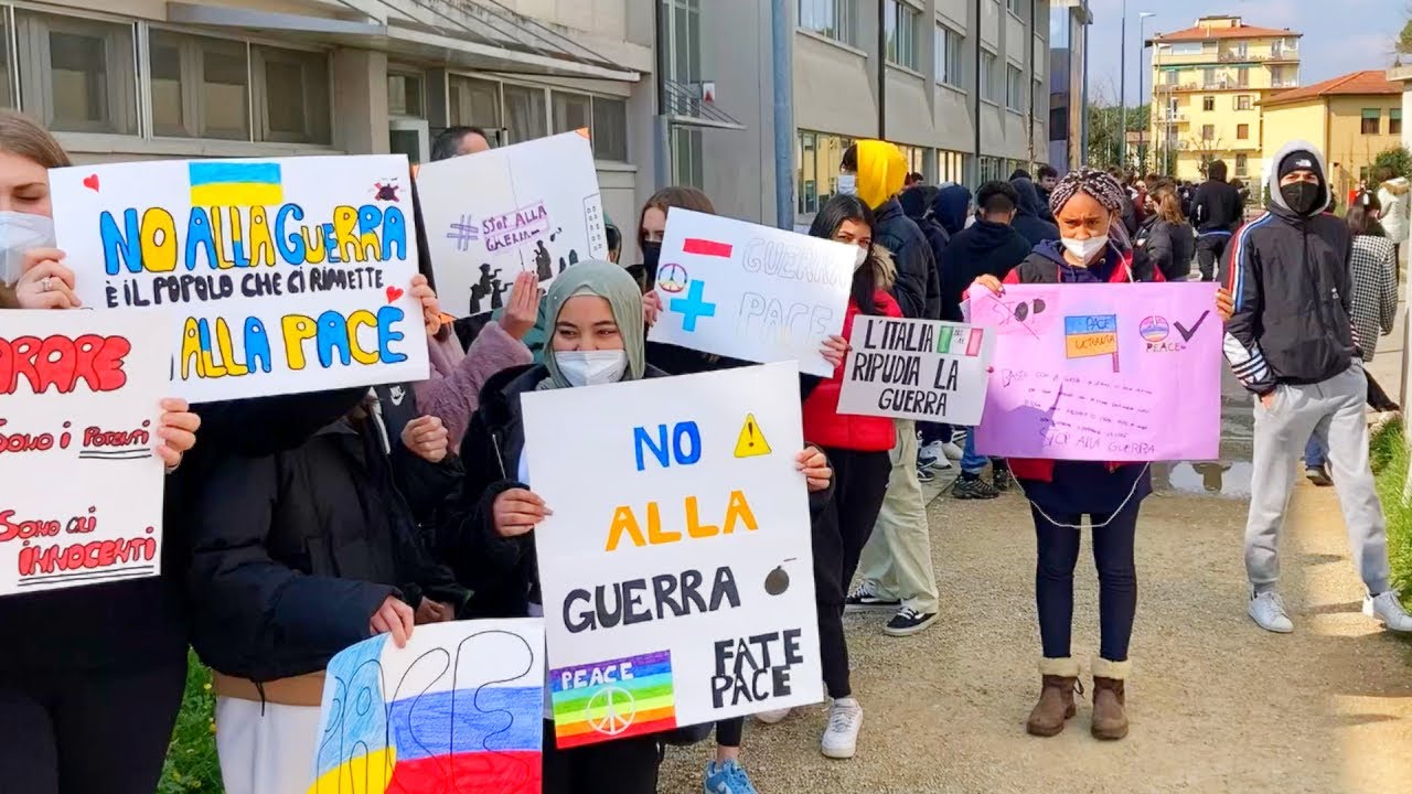 Un flash mob contro la guerra al Saffi di Firenze