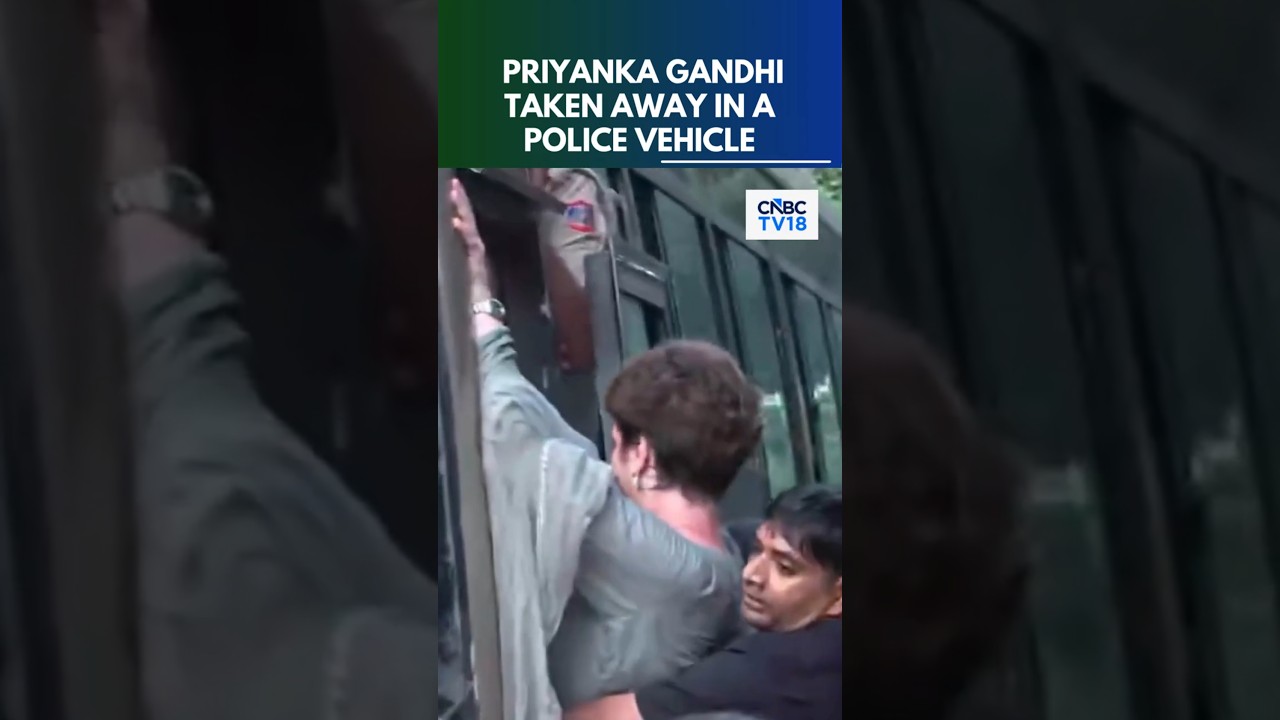 Priyanka Gandhi Taken Away in a Police Vehicle From the Protest Site Outside PM's Residence | N18S