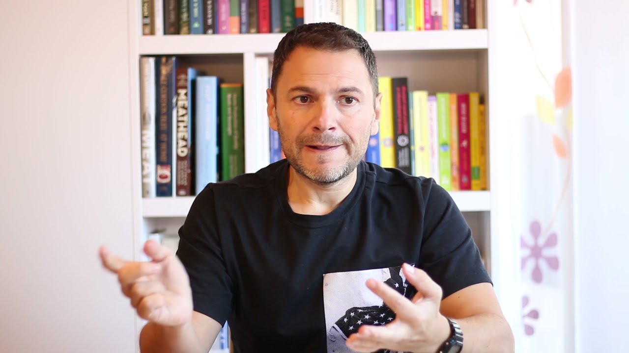 Vorbește cu tine online, dar nu vrea să vă întâlniți. Ce poți face?