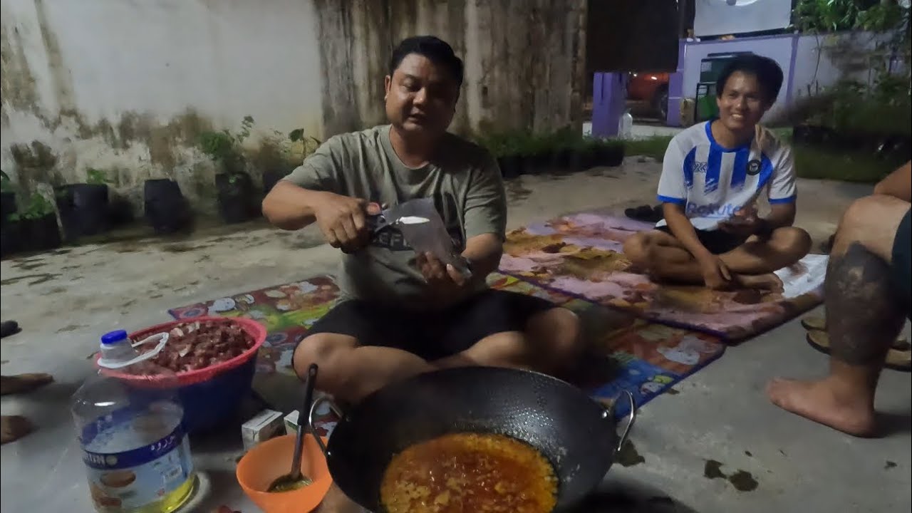 Aya Bidik Masak Rendang Di Malam Raya Dan Bermacam Lagi Menu Yg Disediakn