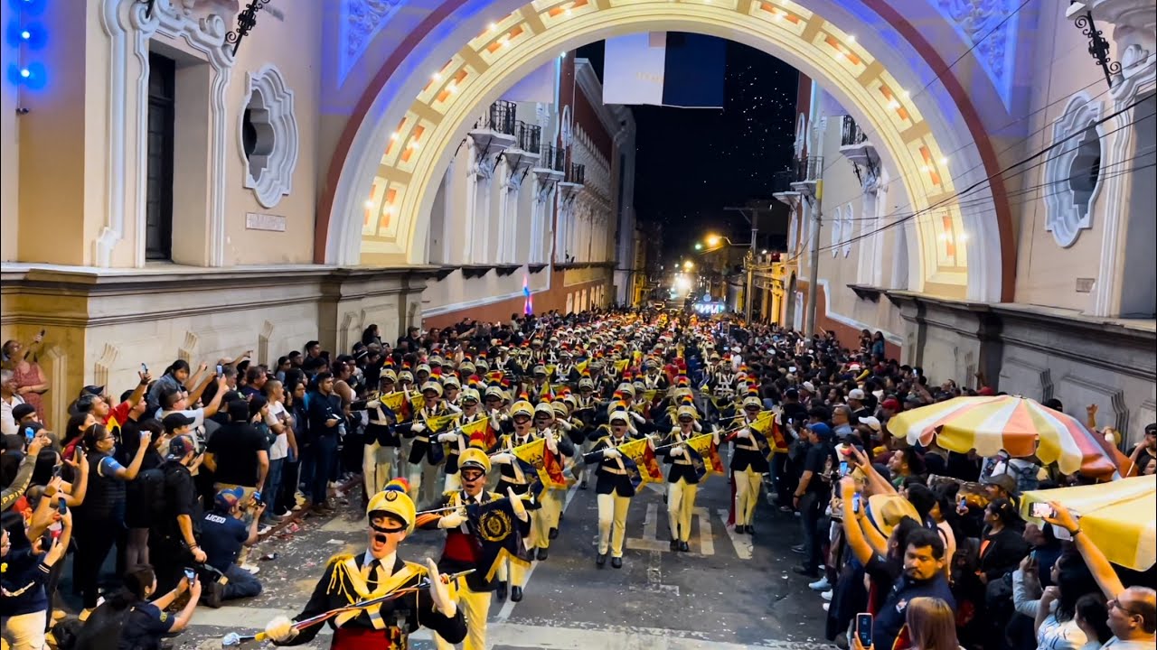 IMPONENTE - Banda Liceo Guatemala por Correos en el Desfile del Liceo Mercantil 2024