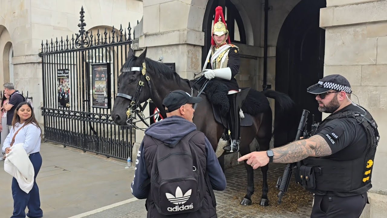 THE GUARD AND THE POLICE TELL 3 TIMES OUT OF THE BOX #kingsguard