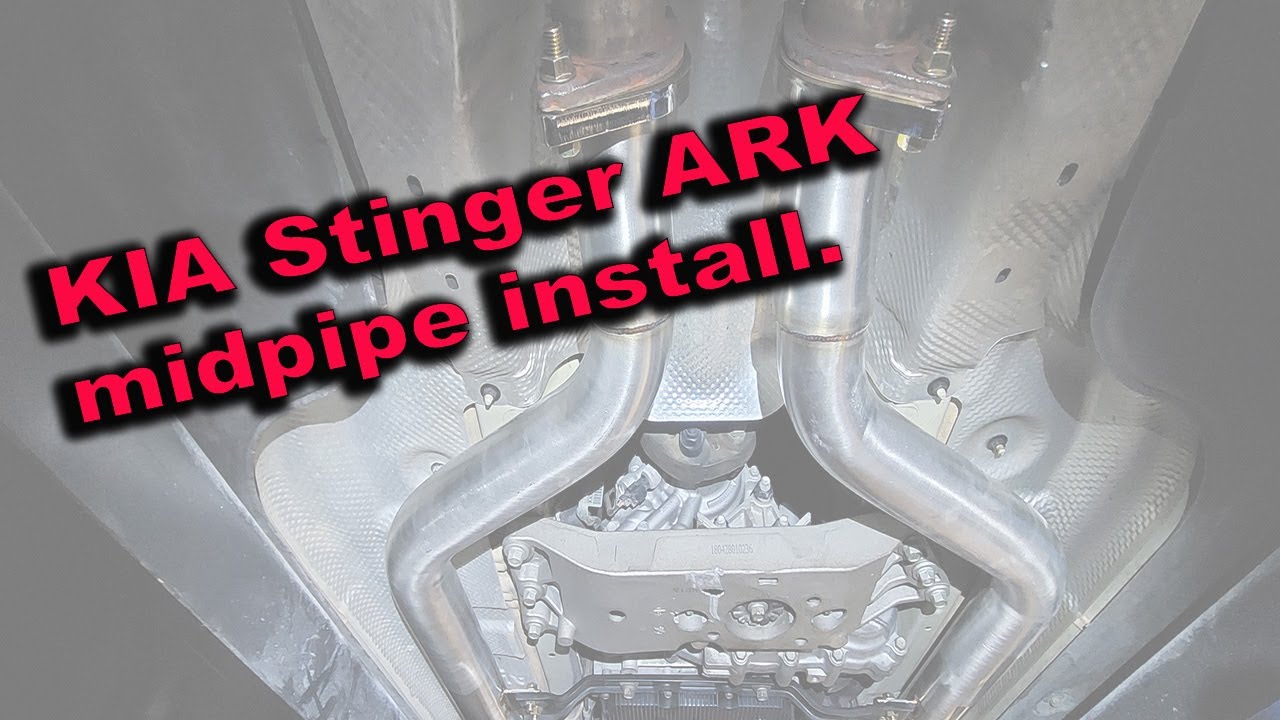 Установка средней части выхлопной трубы ARK на Kia Stinger 2018 года с пневмоподвеской.