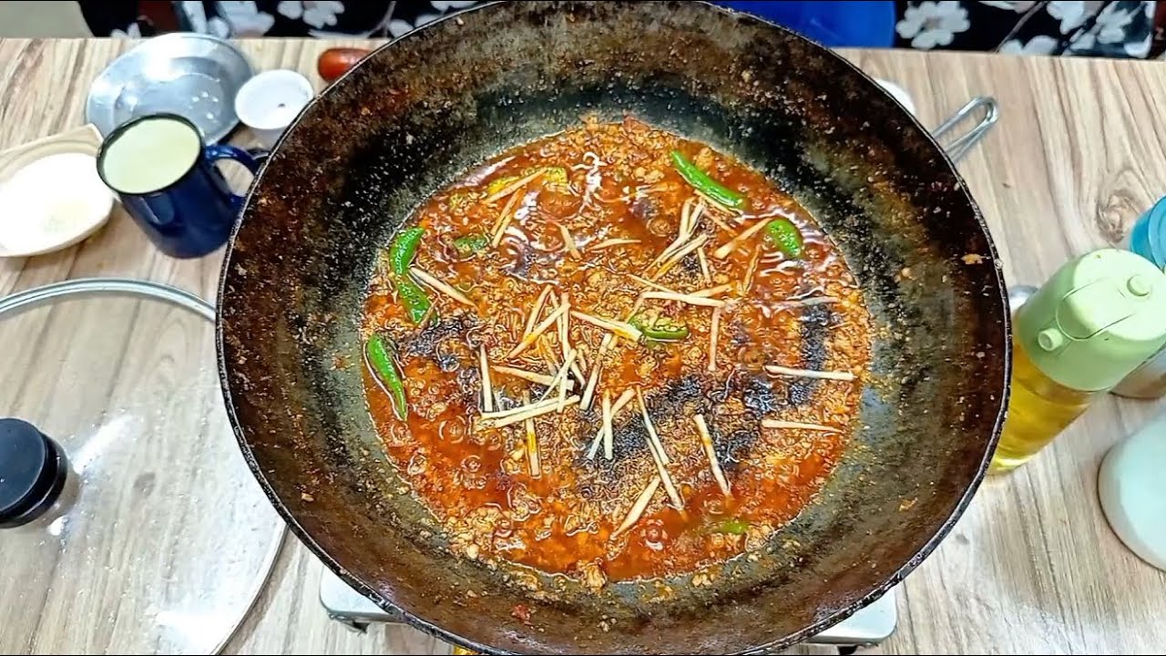 🍗 Dhaba Style Chicken Karahi Qeema | By Desi Foods