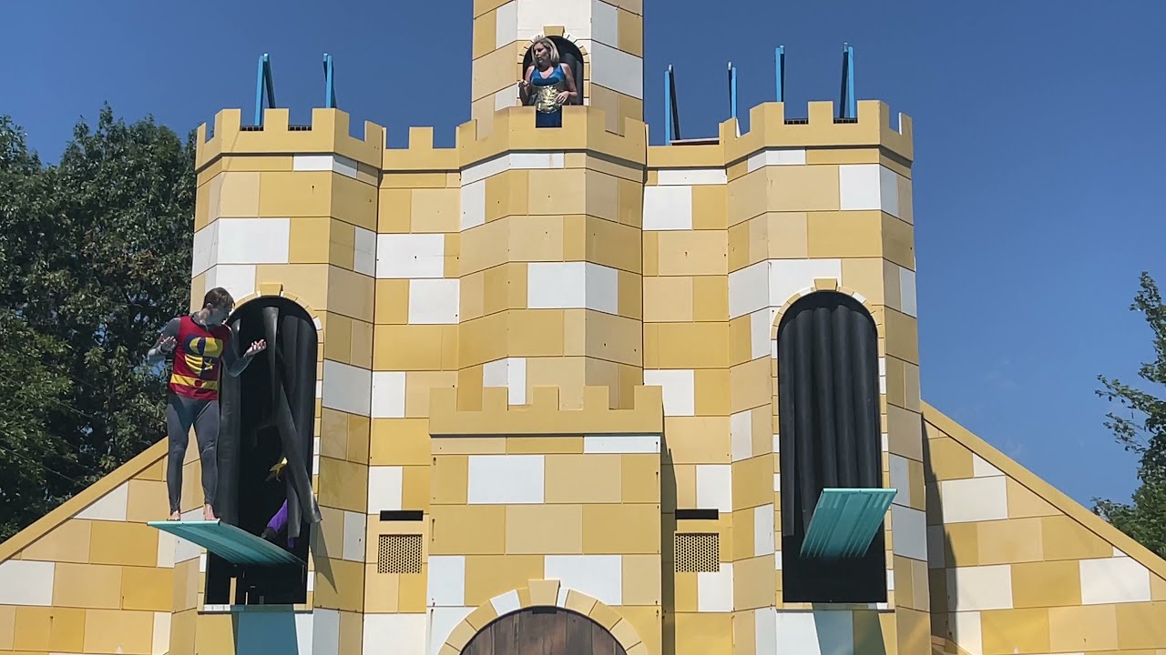 Шоу «История дракона» (подводное погружение) в парке развлечений Dutch Wonderland в Ланкастере, ш...