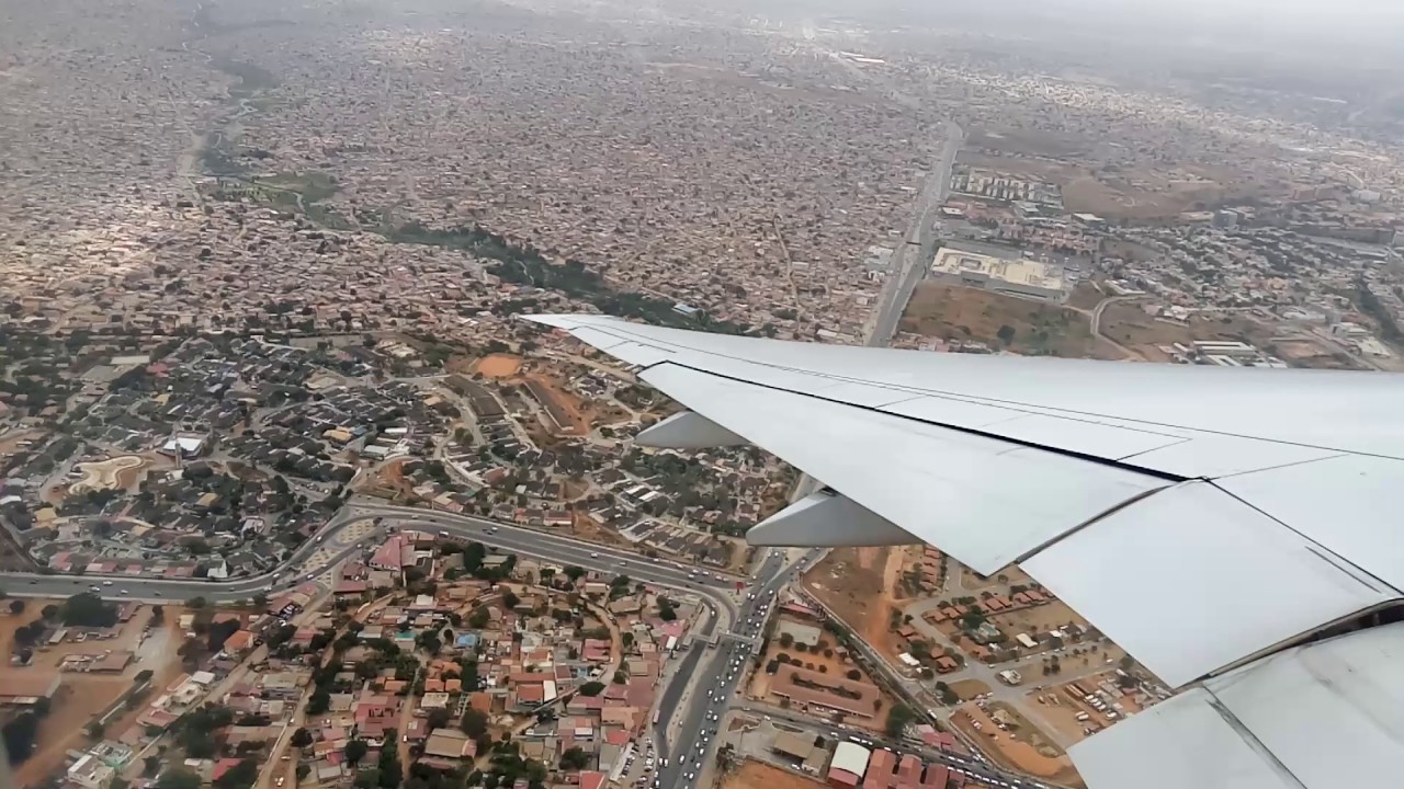 Decolando de Luanda, Angola
