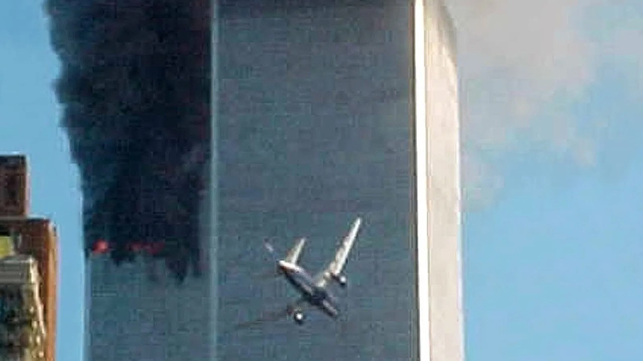 Animation vs Real Life - United Airlines Flight 175 #planecrash