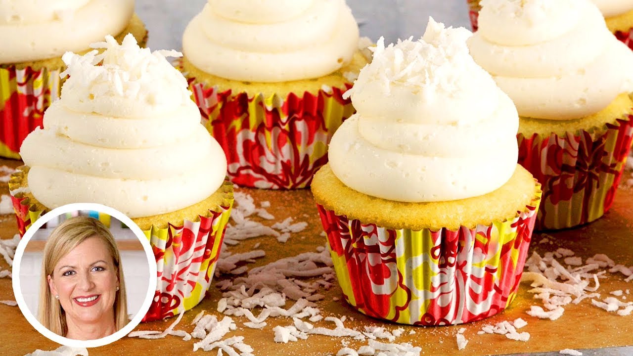 Professional Baker Teaches You How To Make LEMON CUPCAKES!