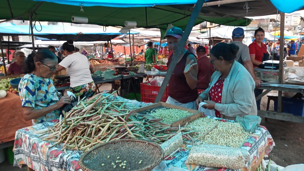 FEIRA LIVRE DE SÁBADO MUITA FARTURA LAJEDO-PE 28-02-2026
