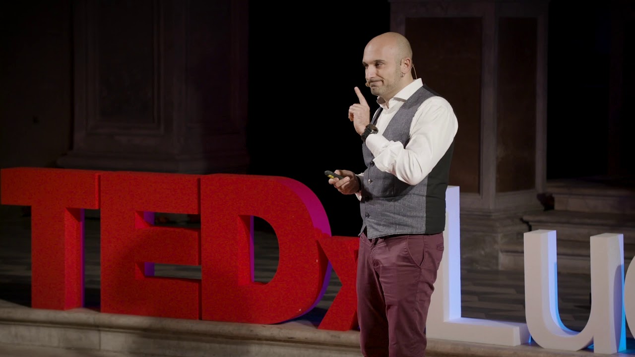 Come fregare il pesce rosso | Claudio Vaccaro | TEDxLUCCA